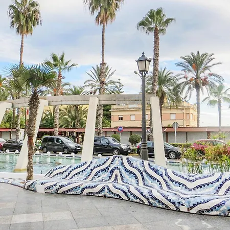 1 Bedroom In דירה